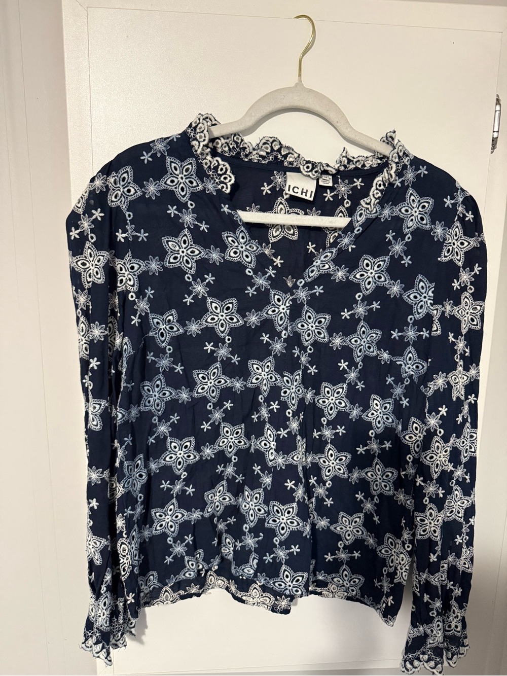 136. ICHI Fluna Blouse Cotton Dark Blue V Neck Floral Crochet Boho Romantic